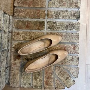 Coach heels in color beige. 7/10 condition